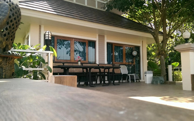 Damnoen Care Resort
