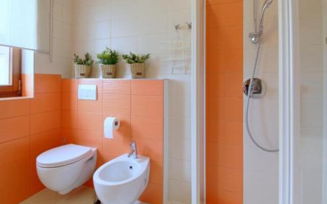 Apartment Enrico - Two Bedroom Apartment with Balcony