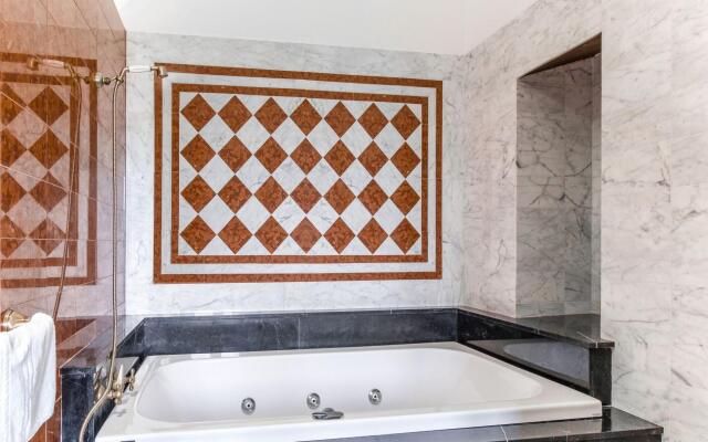 Lavish Sicilian Villa With Pool