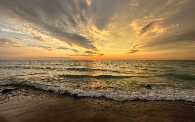 Illinois Beach Hotel