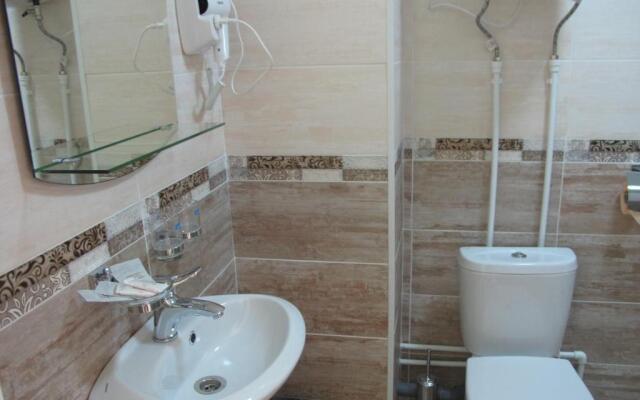 Bolshoy Ural na Stachek Living Quarters