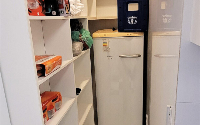 Amplo apartamento Avenida Atlantica