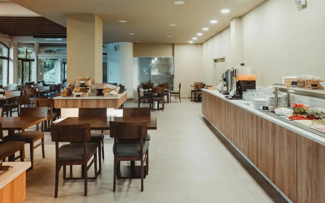 Idi Hotel