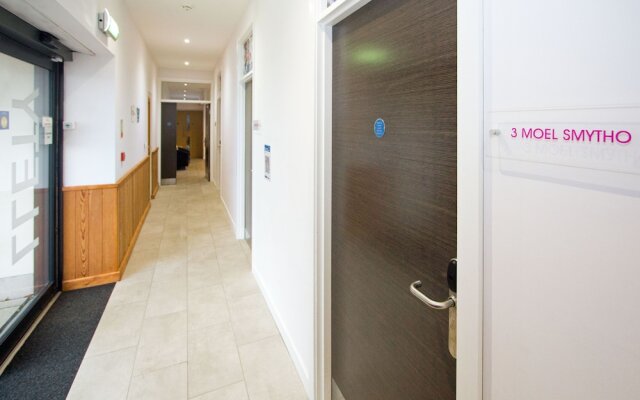 Canolfan Y Fron - Hostel