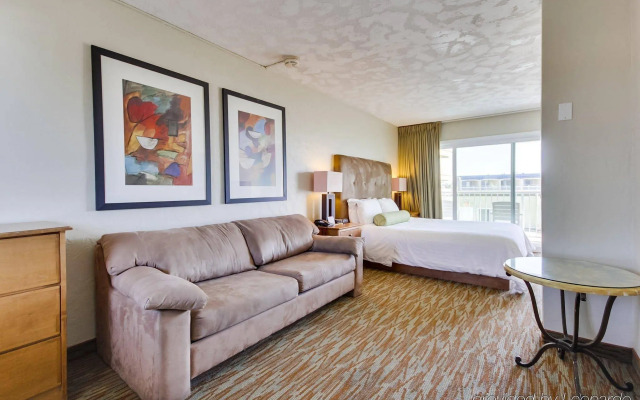 Surfer Beach Hotel