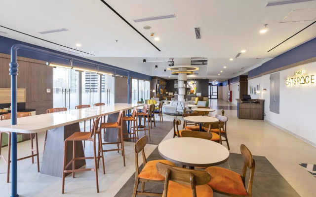 ARTOTEL Hub Simpang Temu