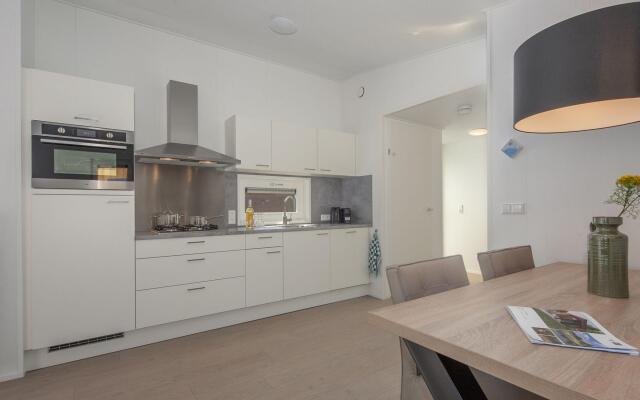 Modern Lodge With Dishwasher, Near Helmond