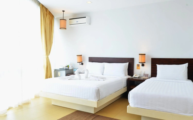 D' Hotel and Suites