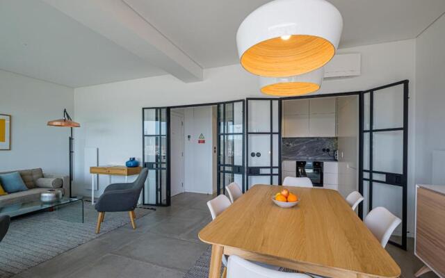 Nomad's 2bdr Riverside Lisbon