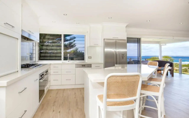 Watermans - Pet Friendly - 1 Min Walk to Beach