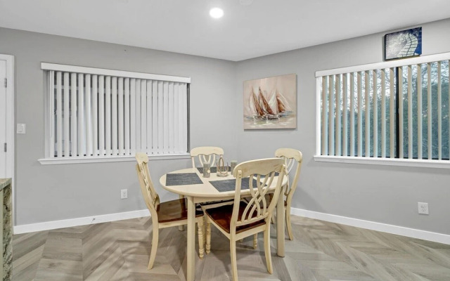 Crystal Village II, Unit 6B