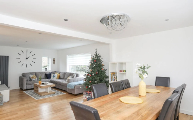 Clydfan, No 1 Trearddur Road