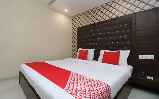 Oyo 22579 Azaad Lifestyle