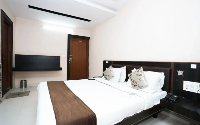 Hotel Madurai near Central Bus Stand, Udaipur
