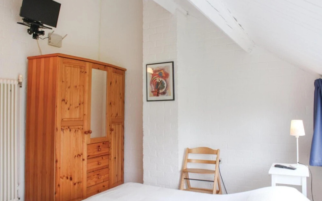 Awesome Home in Bruinisse With 3 Bedrooms and Wifi