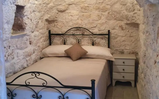 Trulli Stella, Mimosa & Porta Blu - 3 individual Luxury Trulli Villas with private pools and gardens