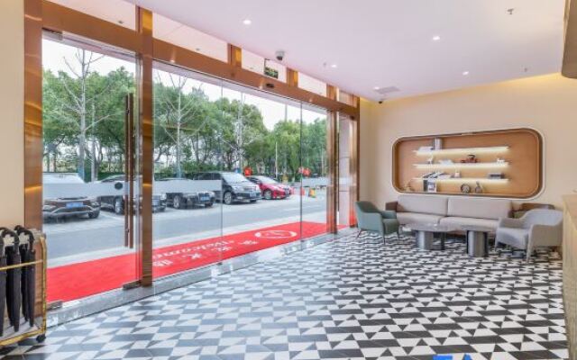Shanghai Songjiang Sheshan LanOuShangPin Hotel