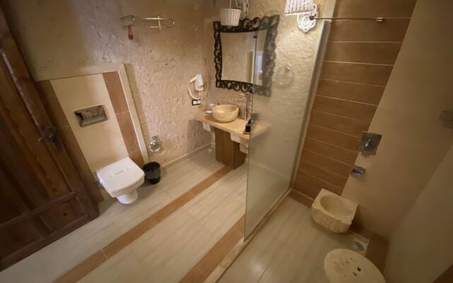 Ask-i Derun Hotel