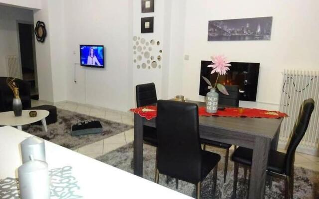 Black & White Apartment !