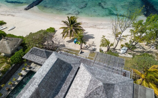 Koki Bonheur Beachfront Villa by StayMauritius