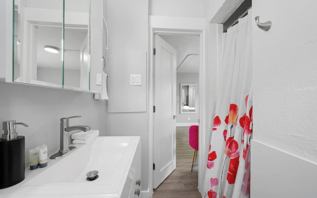 Chic City Retreat 93D