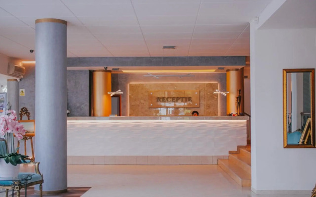 Hotel Modern