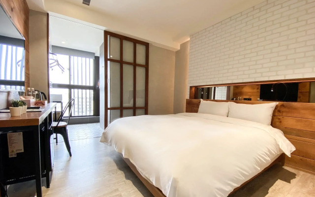Central Land Hotel