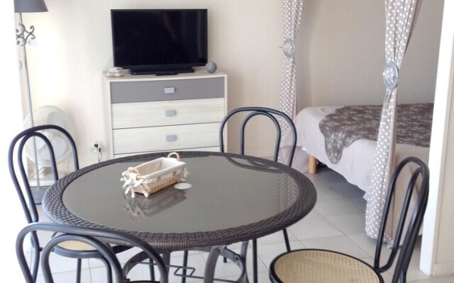 Apartment With one Bedroom in Mandelieu-la-napoule, With Wonderful Mou