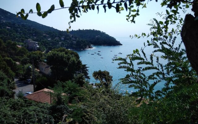 Apartment With one Bedroom in Cavalaire-sur-mer, With Furnished Terrac