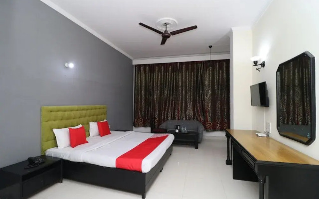 Oyo 30283 Rix'S Hotel And Resort