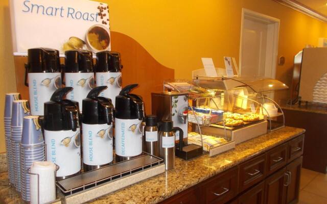 Holiday Inn Express & Suites Vandalia by IHG