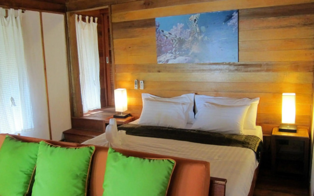 Ten Moons Lipe Resort
