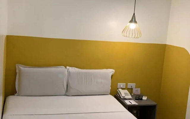 Travelbee Capitol Inn