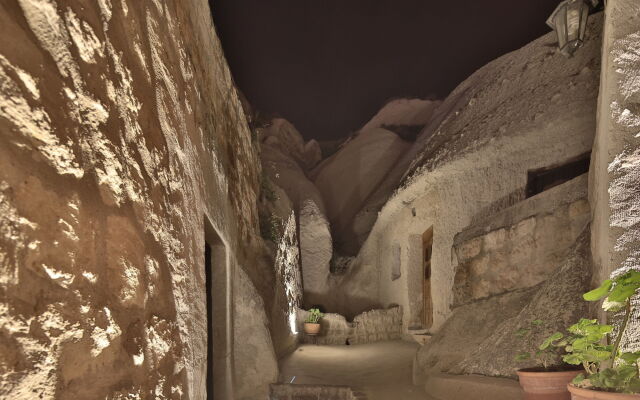 Melek Cave Hotel