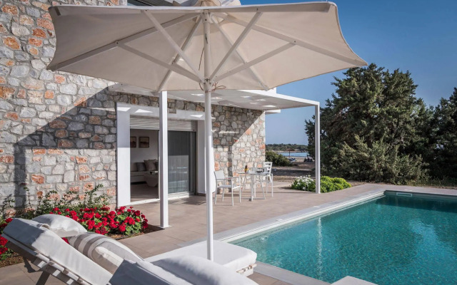 Cedar Bay Beachside Villas