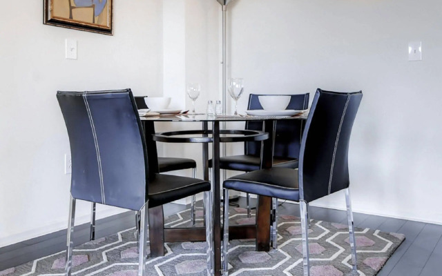 Global Luxury Suites at Tiverton Ave