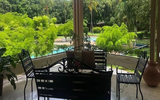 Hotel Diria Santa Cruz