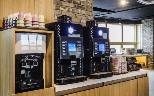 Kenny Stay Jeju Seogwipo