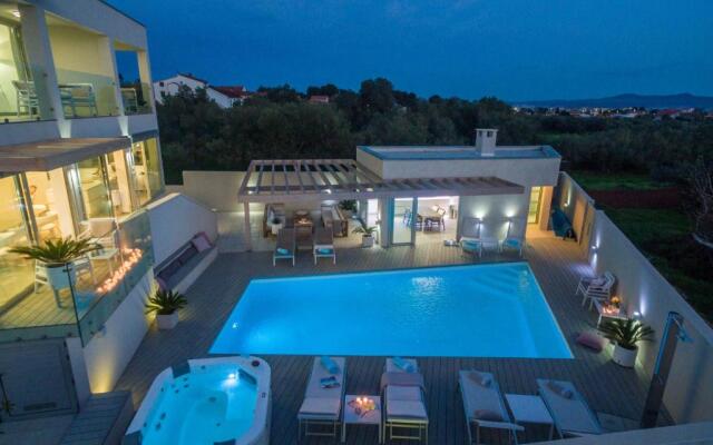 Lalic Gallery Villa