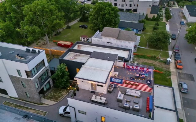 Rooftop Deck Shuffleboard BBQ Near Downtown