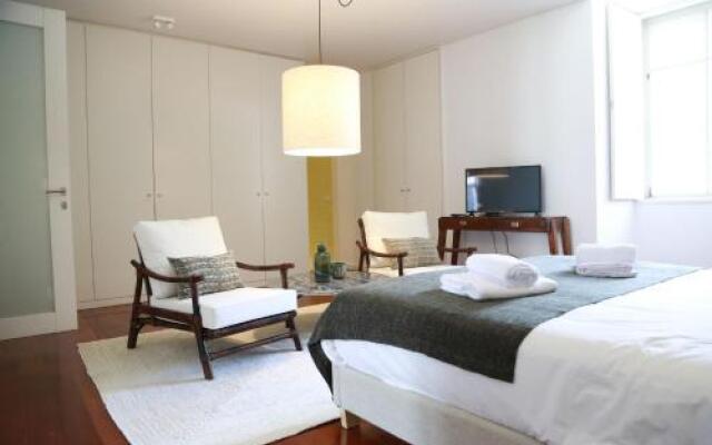 Lovelystay - Chiado 3Bedroom Wonder