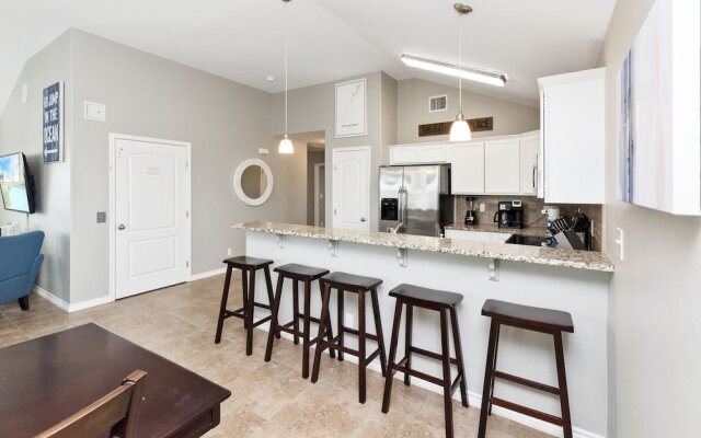 Latitude Adjustment - Private Pool/elevator!