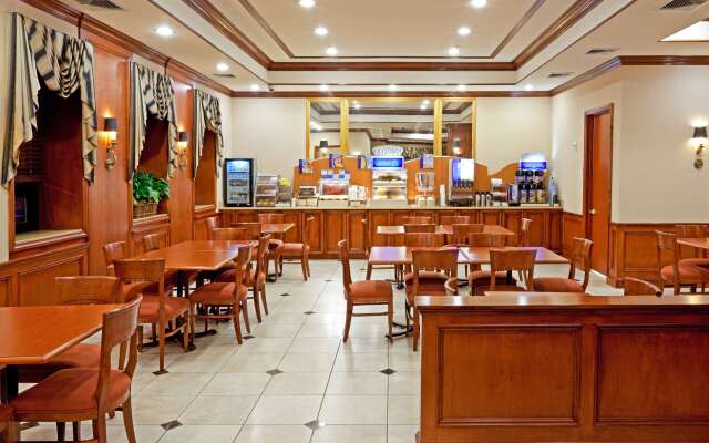 Rockville Centre Hotel - JFK Airport