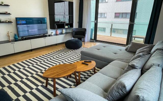 Charming sea view apt - quiet area, 5 min to beach