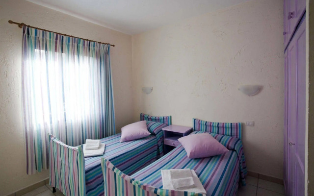 Baia de Bahas Residence