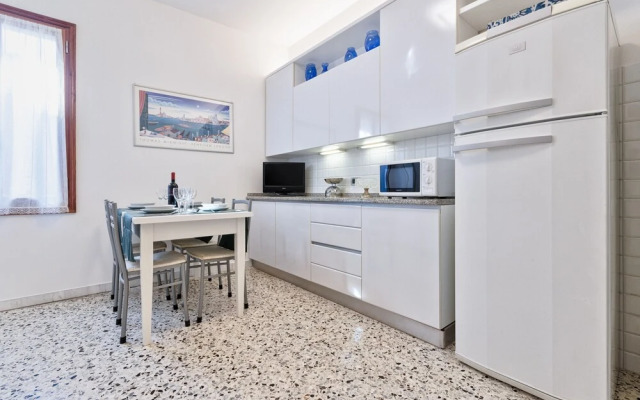 Tolentini Canal View Apartment