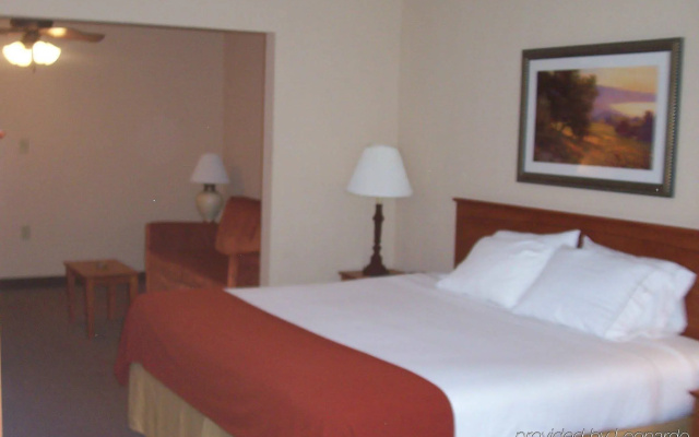 Holiday Inn Express Gas City by IHG