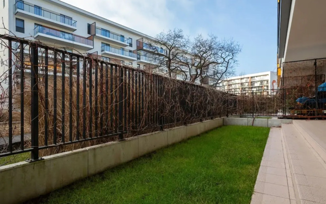 Kaliny Jędrusik Apartment by Renters