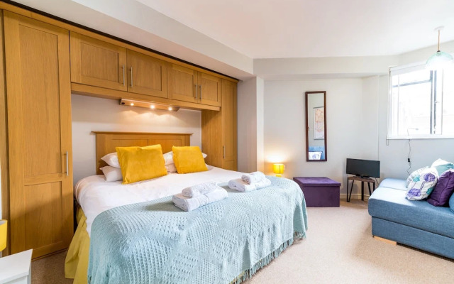 Warm and welcoming Home in Putney