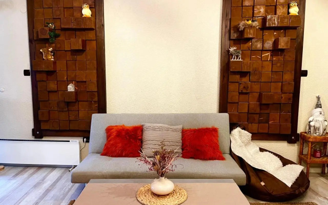 Roots Apartment 2
